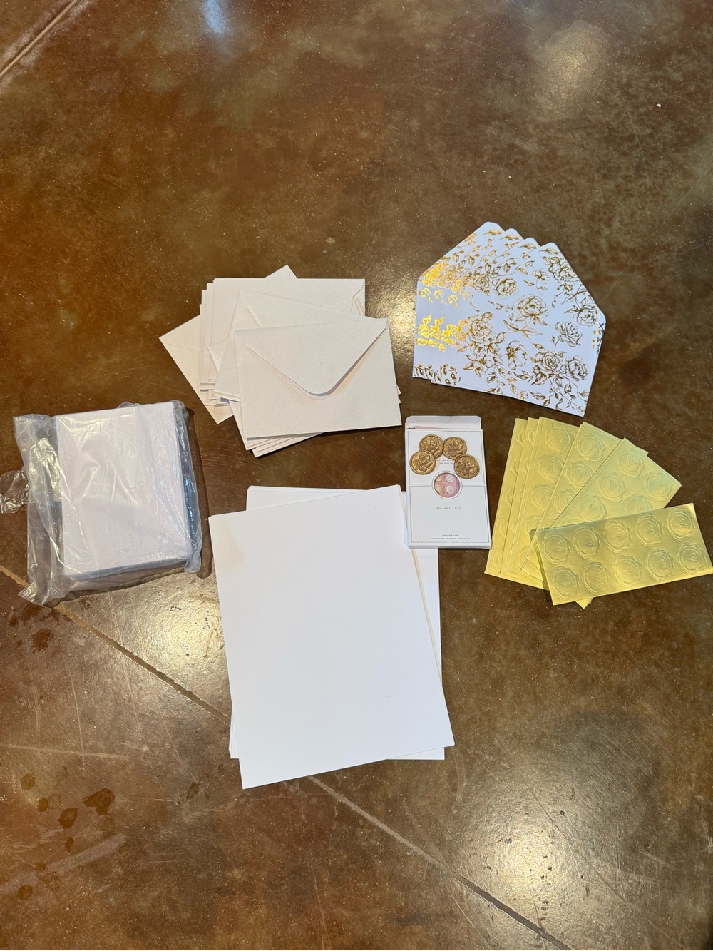 Gold & White Floral Invitation Card Supples with Gold Seals Wedding/Bridal Showe